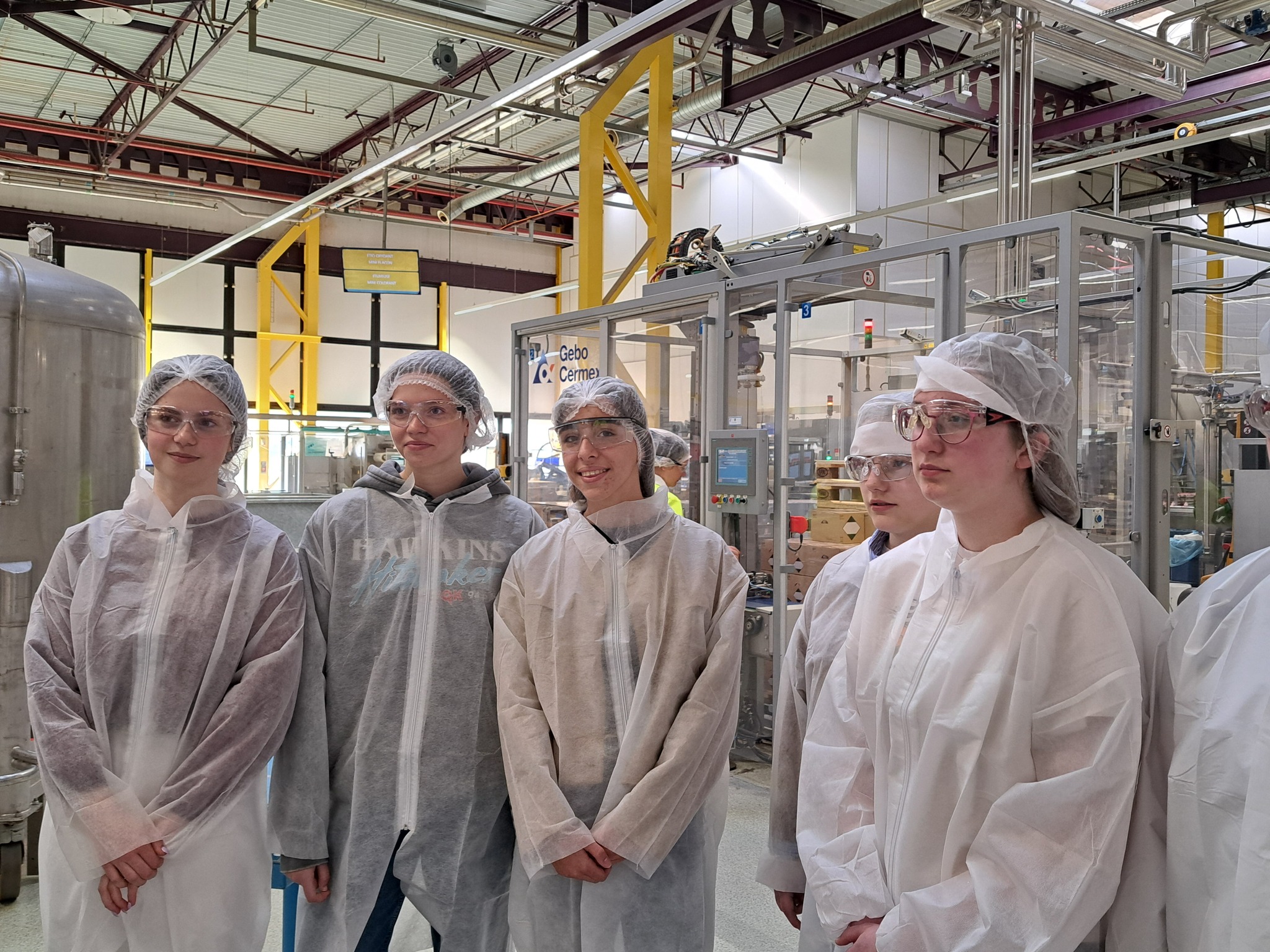 672420211_1623842036417372_1732142535642443844_n